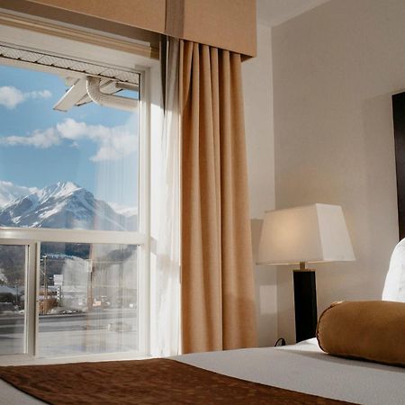 Hotel Ramada Golden Extérieur photo