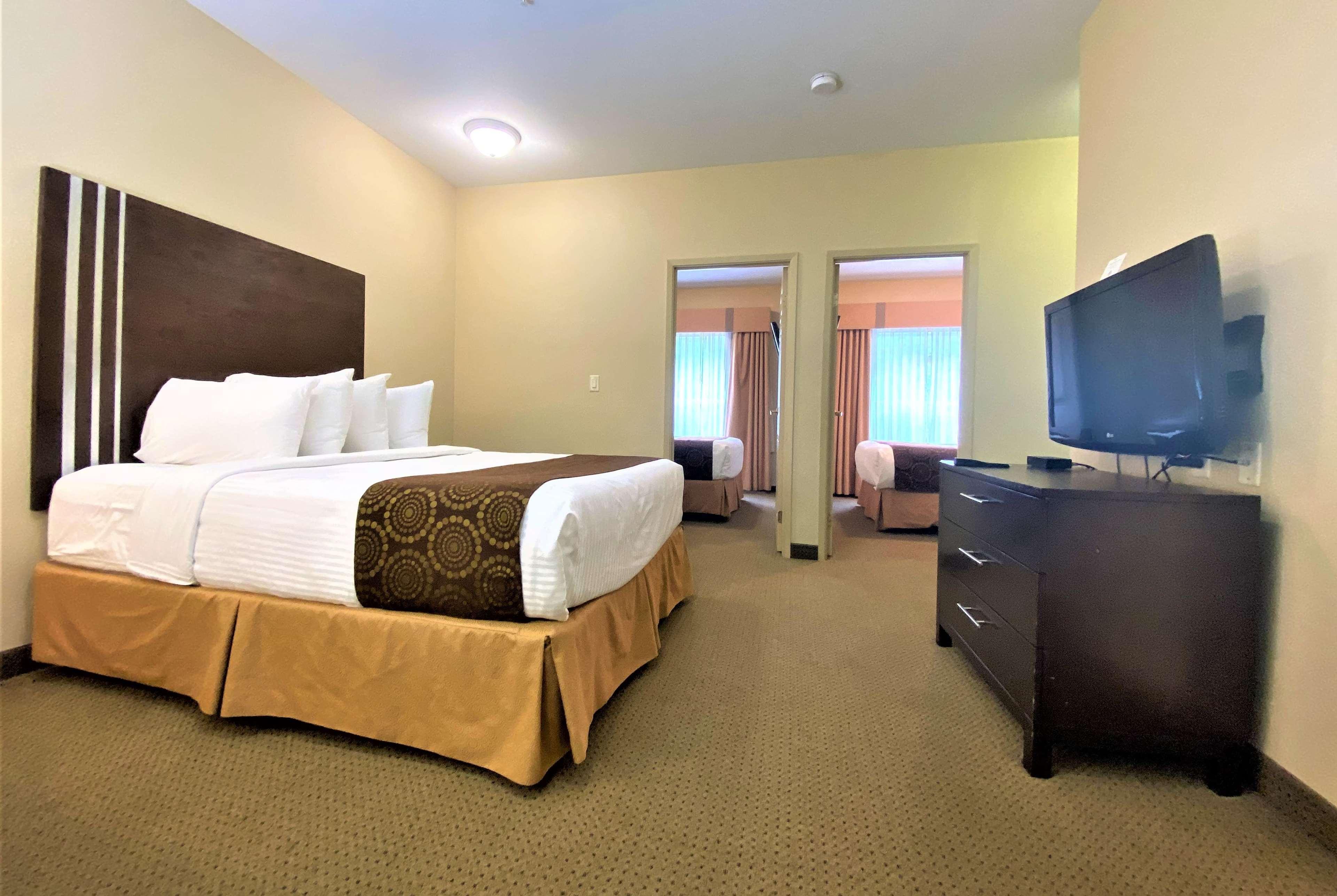 Hotel Ramada Golden Extérieur photo