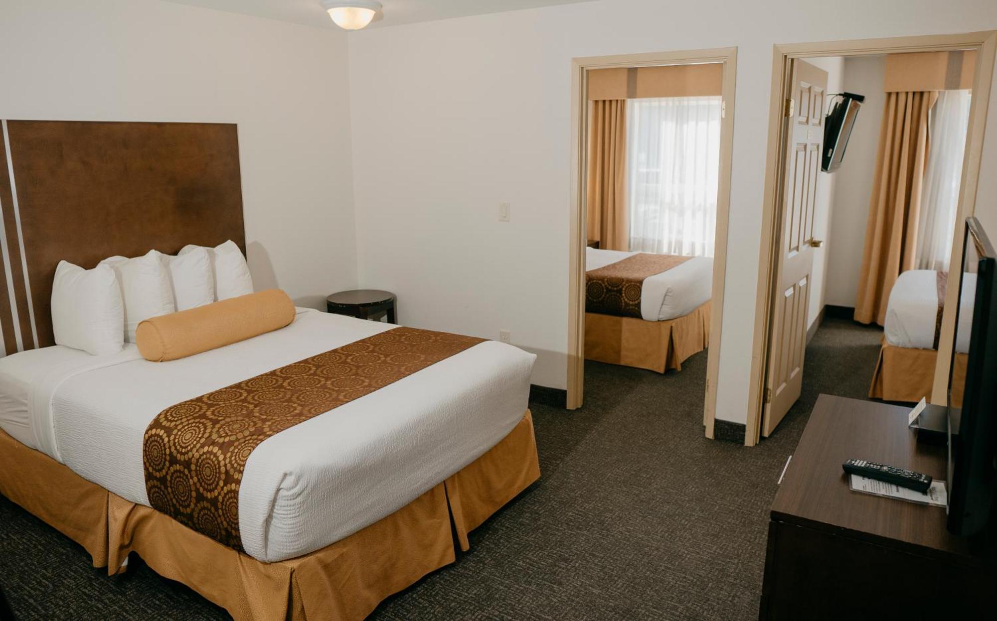 Hotel Ramada Golden Extérieur photo
