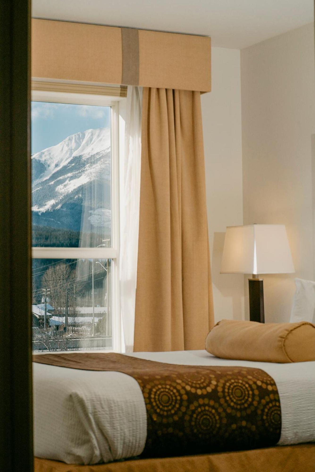 Hotel Ramada Golden Extérieur photo