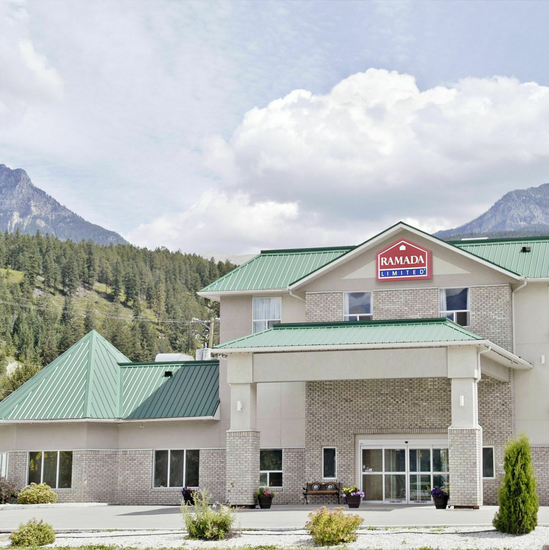 Hotel Ramada Golden Extérieur photo