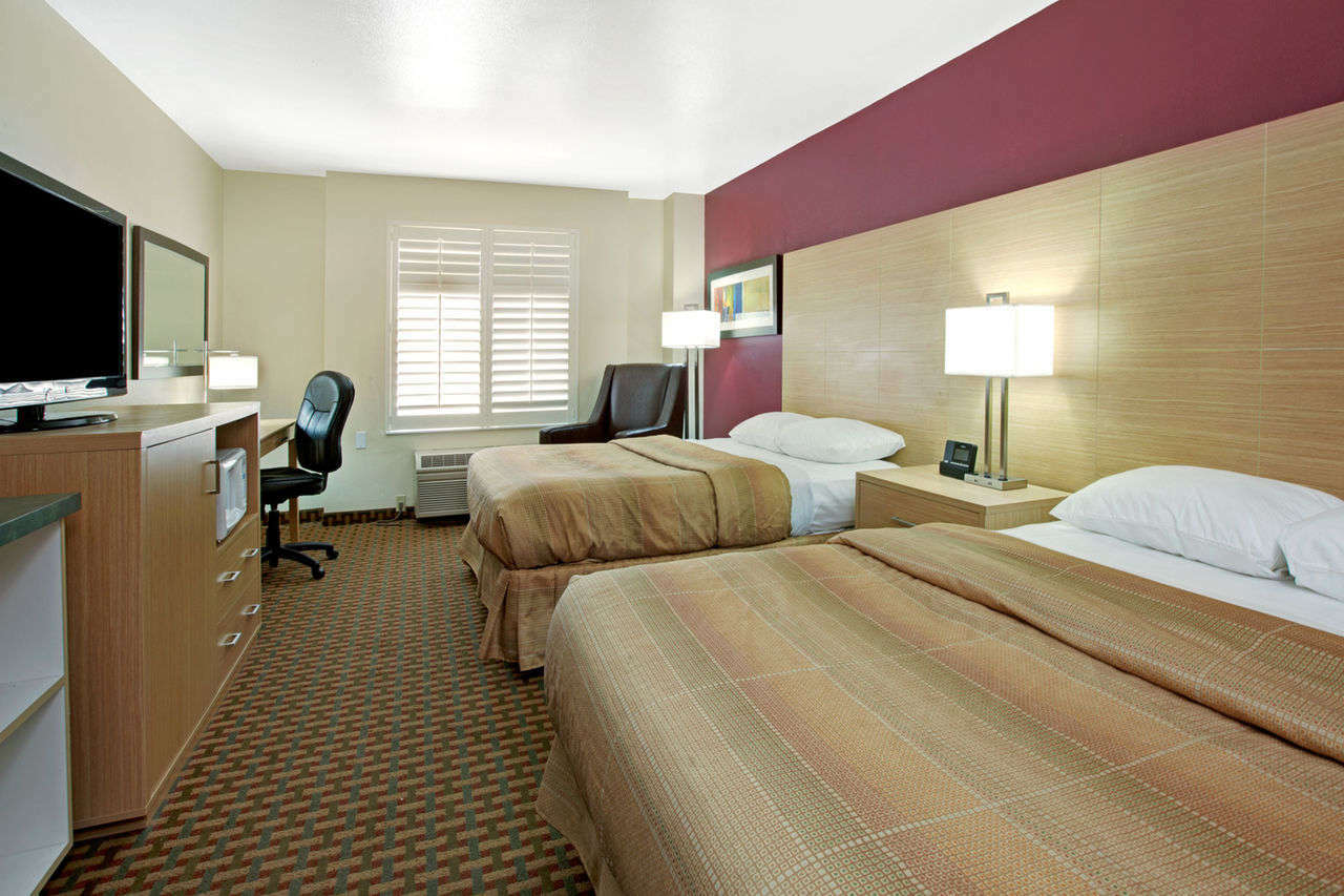 Hotel Ramada Golden Extérieur photo